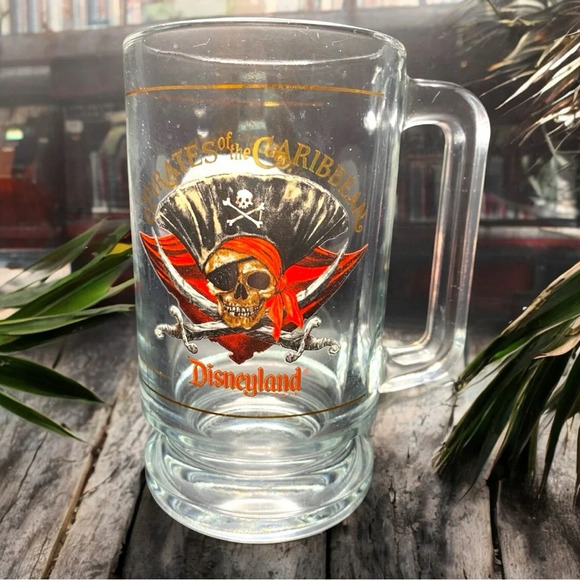 DISNEY Pirates of the Caribbean Beer Mug – Heavy Glass with Skull & Crossbones - Picture 2 of 5